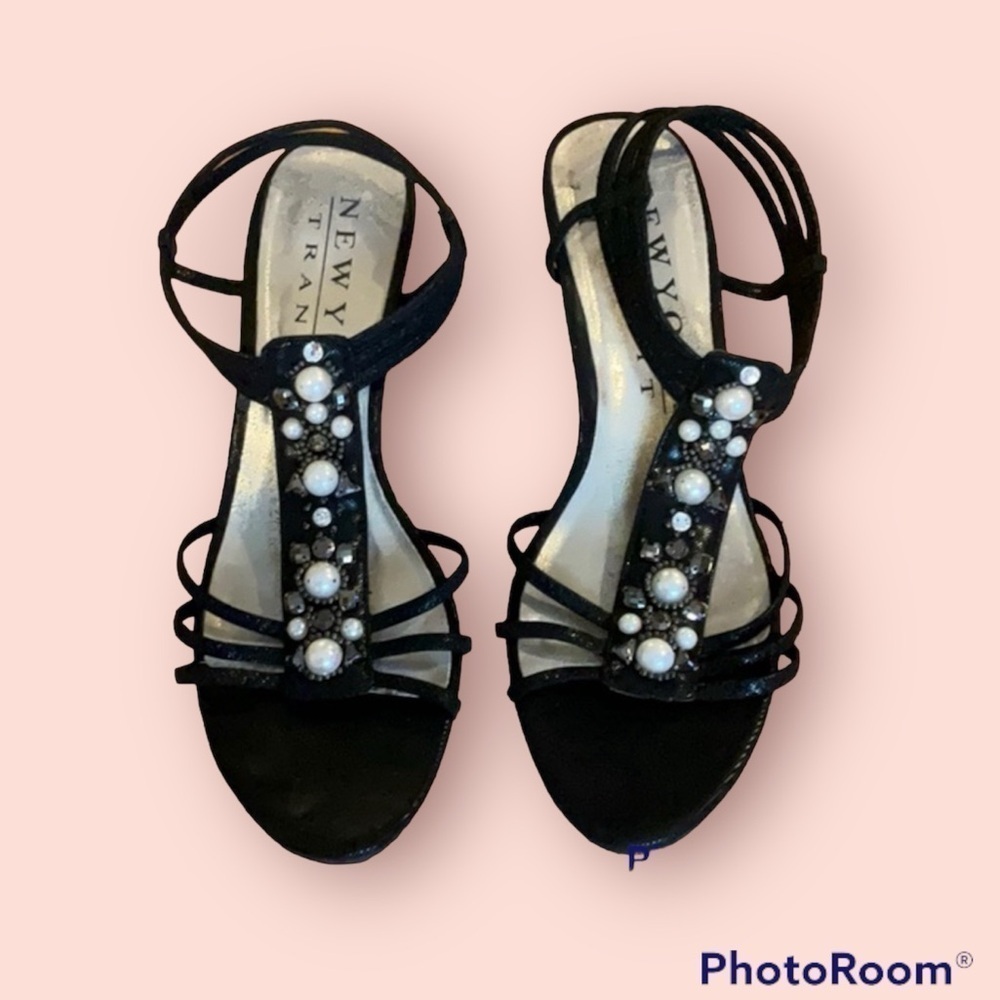 NEW YORK TRANSIT BLACK WITH PEARL BEAD EMBELLISHMENT SLIP ON SANDAL HEEL 8.5